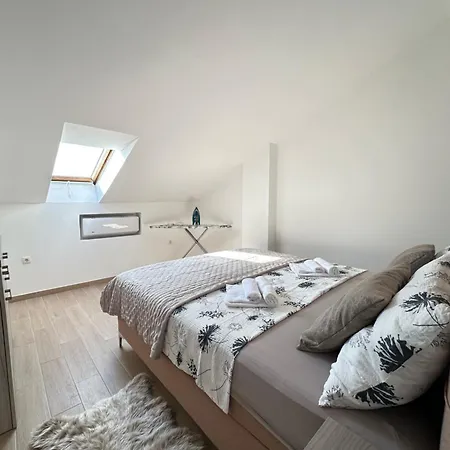 Maky Biograd Na Moru