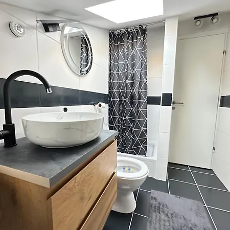 Maky Biograd Na Moru